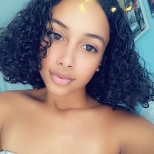 Meet your Posher, Skylar